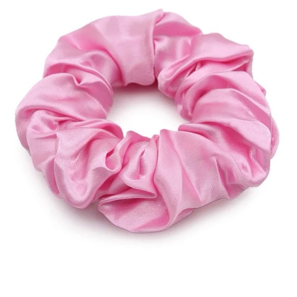 ✨ Free Hair Scrunchies | Free gift with $15 purchase ✨ - Picture 4 of 5